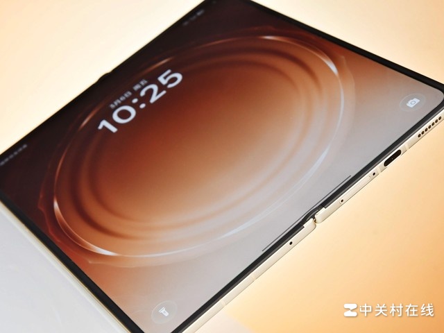 Cận cảnh OPPO Find N6 với camera selfie 20MP