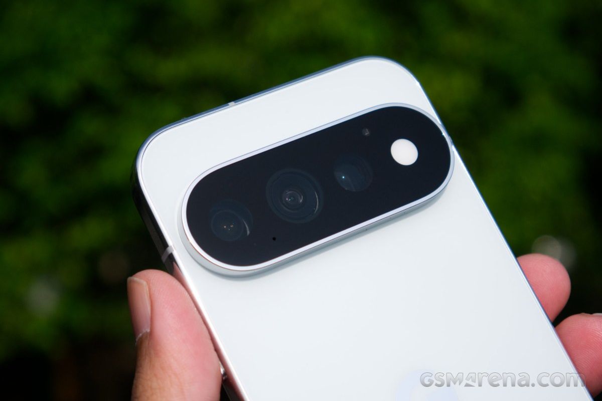 Cận cảnh Google Pixel 11 Pro về cách bố trí cụm camera