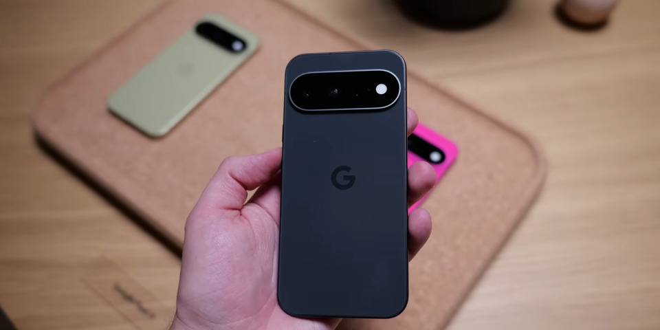 Cận cảnh Google Pixel 11 về cảm giác cầm nắm
