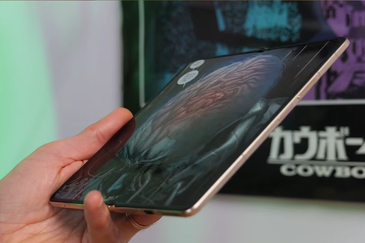 Cận cảnh HONOR Magic V6 với độ mỏng ấn tượng