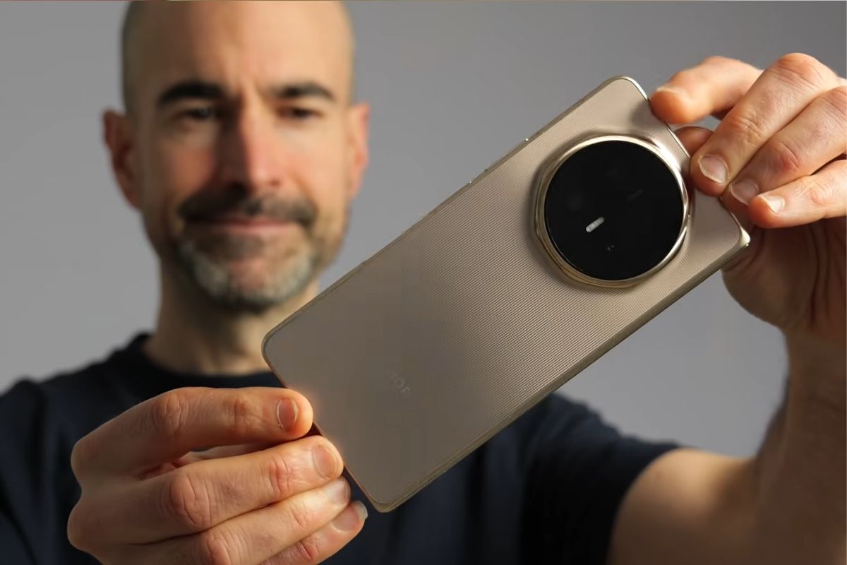 Cận cảnh HONOR Magic V6