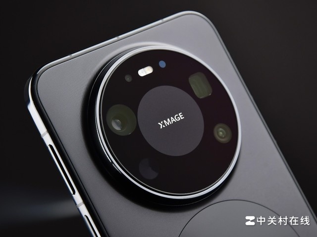 Cận cảnh Huawei Mate 80 Pro Max Wind Edition về pin