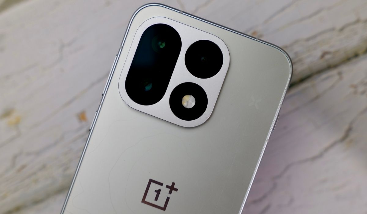 Cận cảnh OnePlus 16 về cụm camera sau 200MP