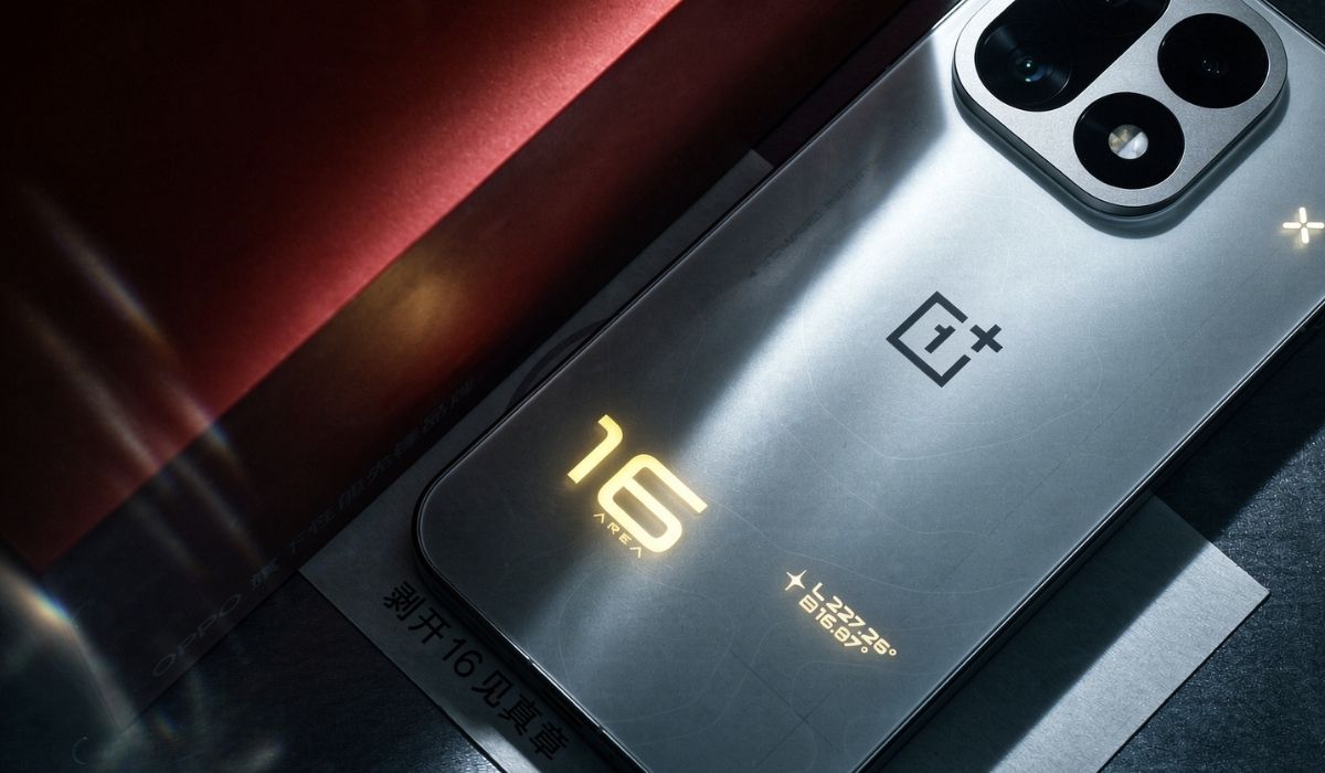 Cận cảnh OnePlus 16 về mặt lưng và hộp máy