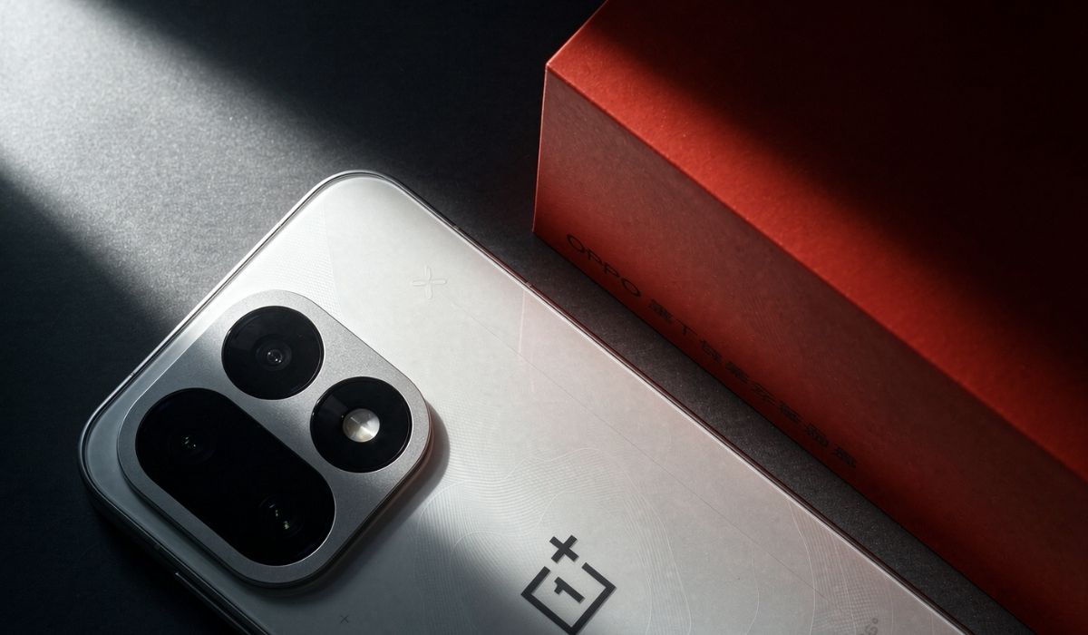 Cận cảnh OnePlus 16 về cách bố trí ống kính trong cụm camera