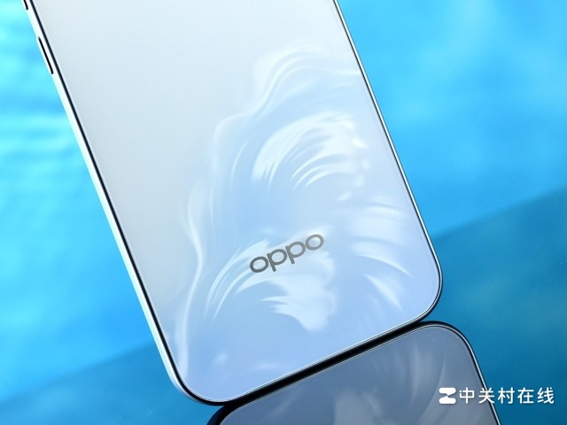 Cận cảnh OPPO A7 Pro Max cùng các hoạ tiết nổi bật ở mặt lưng