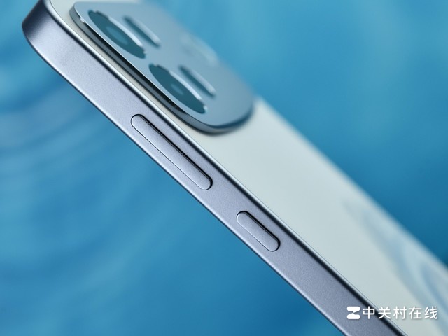 Cận cảnh OPPO A7 Pro Max với cảm giác cầm nắm đằm tay