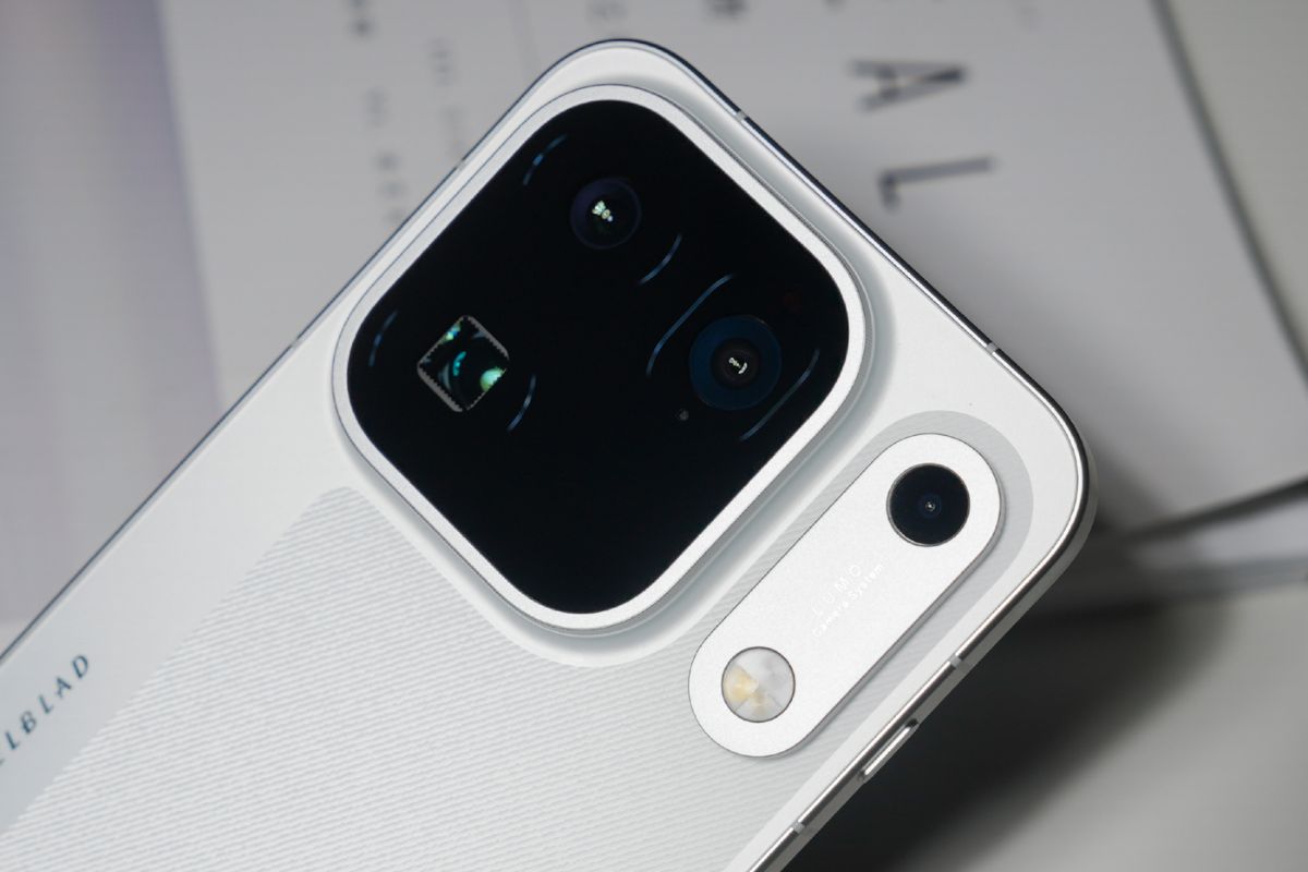 Cận cảnh OPPO Find X10 Pro Max có 3 camera 200MP