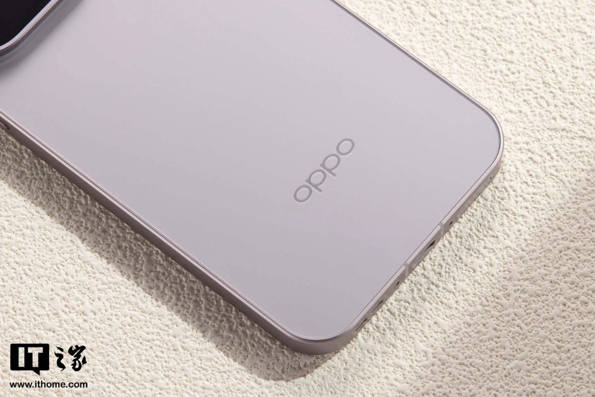 Cận cảnh OPPO Find X10 Pro Max với mặt lưng kính nhám
