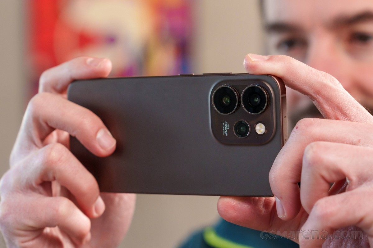 Cận cảnh OPPO Reno15 Pro Mini chuẩn chuyên gia chân dung AI