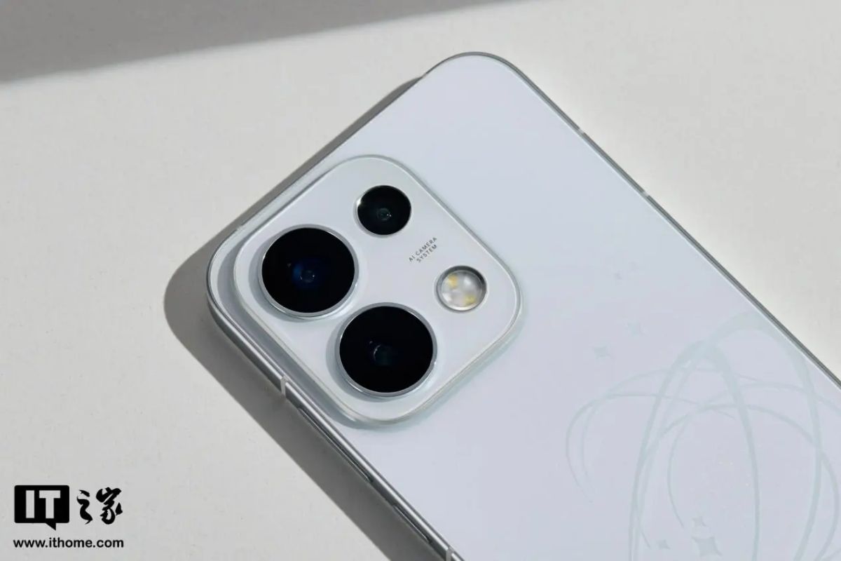 Cận cảnh OPPO Reno16 Pro về camera