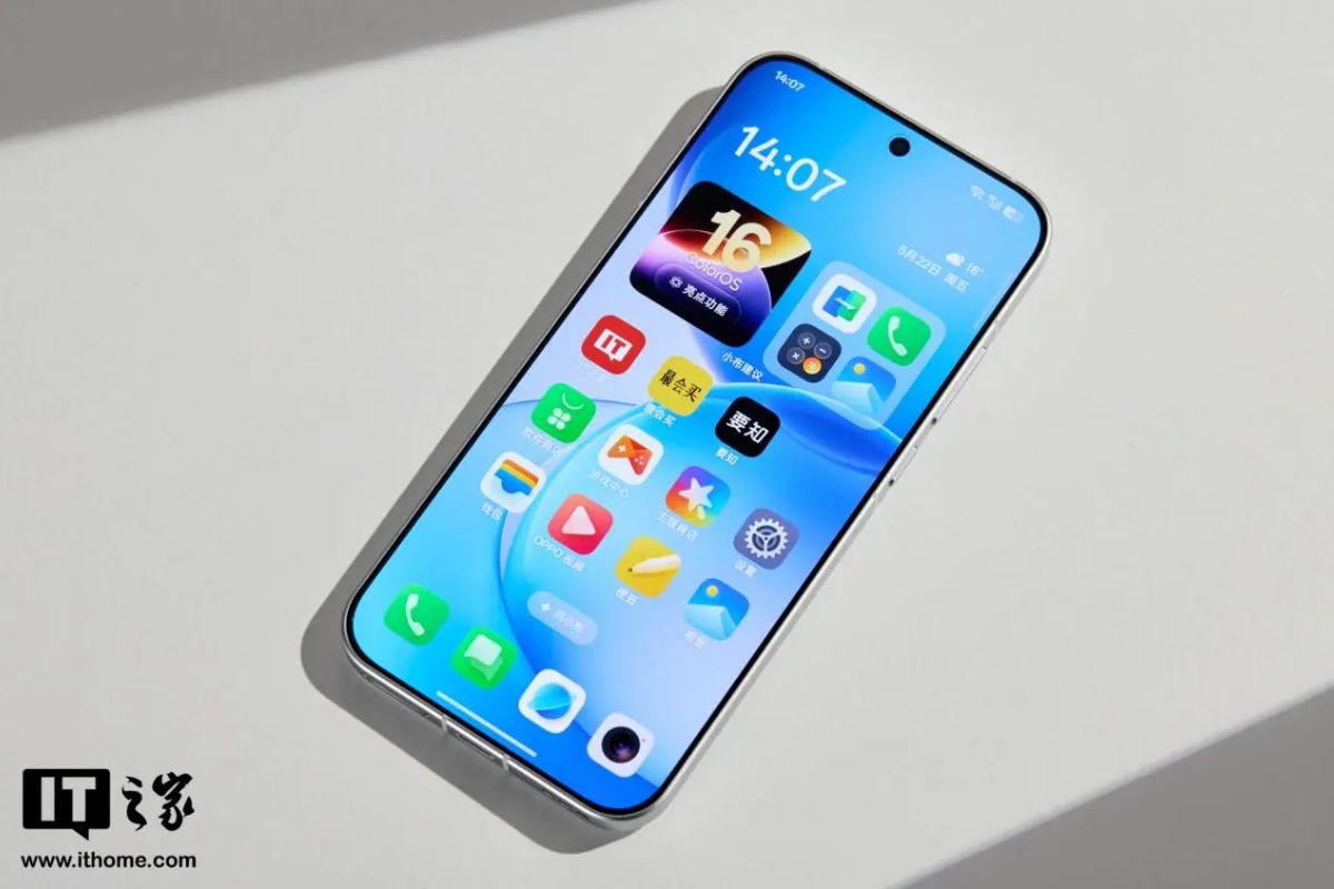 Cận cảnh OPPO Reno16 Pro về màn hình hiển thị