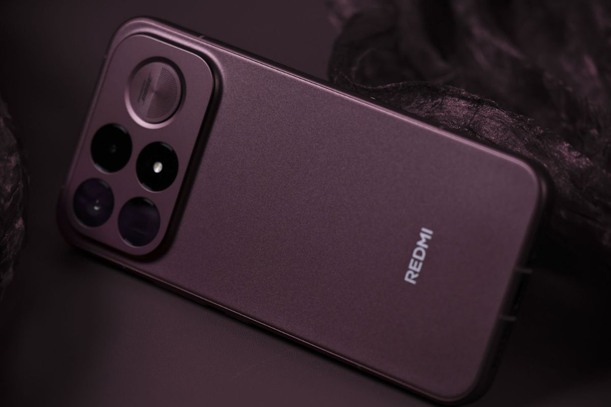 Cận cảnh Redmi K100 Pro Max với thân máy cầm khá đầm tay