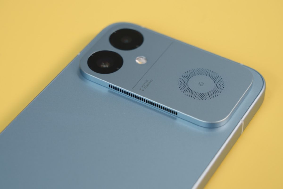 Cận cảnh Redmi K90 Ultra khu vực quản tản nhiệt vật lí
