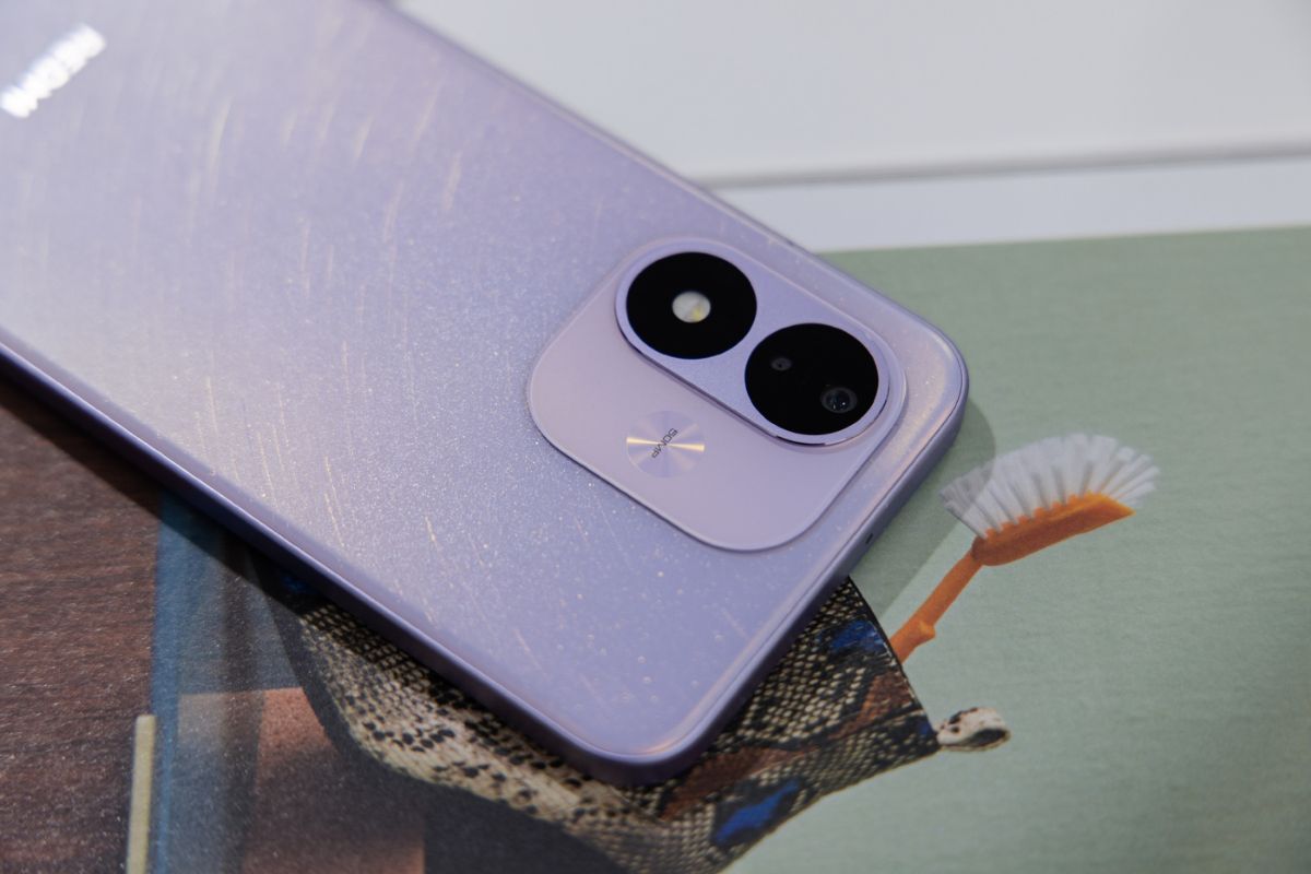 Cận cảnh Redmi Note 17 cùng cảm biến phụ 
