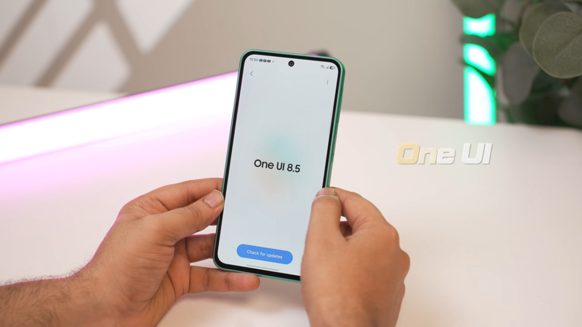 Cận cảnh Samsung Galaxy F70 Pro 5G với One UI 8.5