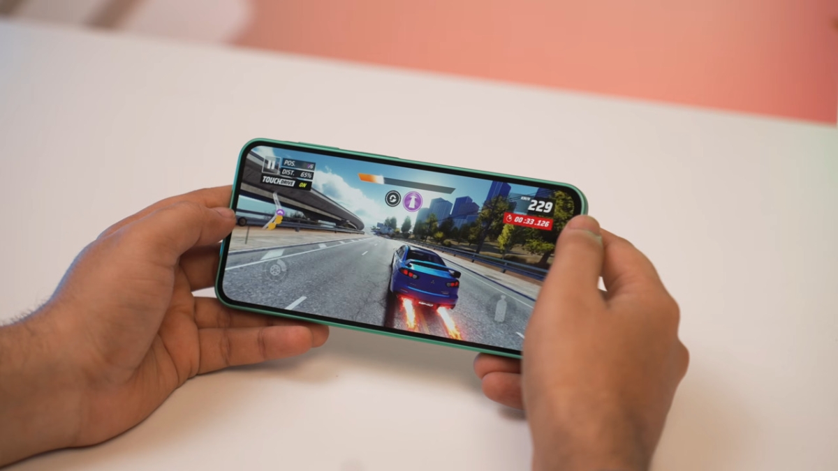 Cận cảnh Samsung Galaxy F70 Pro 5G có con chip Snapdragon 6 Gen 3