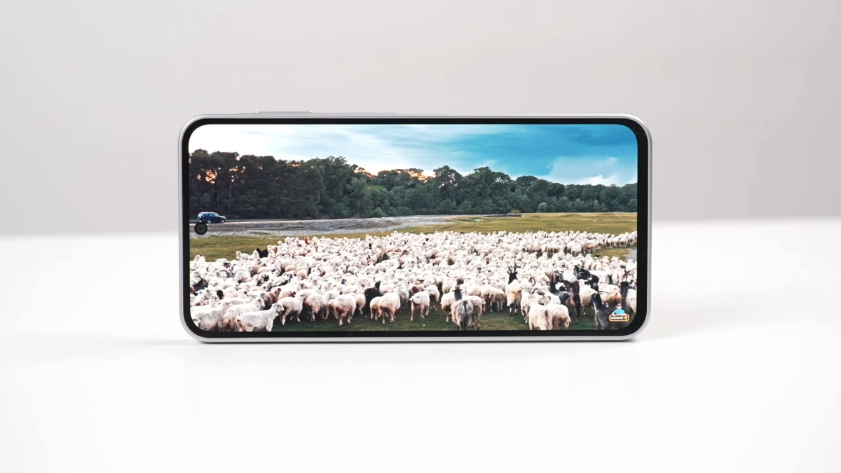 Cận cảnh Samsung Galaxy M47 5G với màn hình AMOLED 6.7 inch