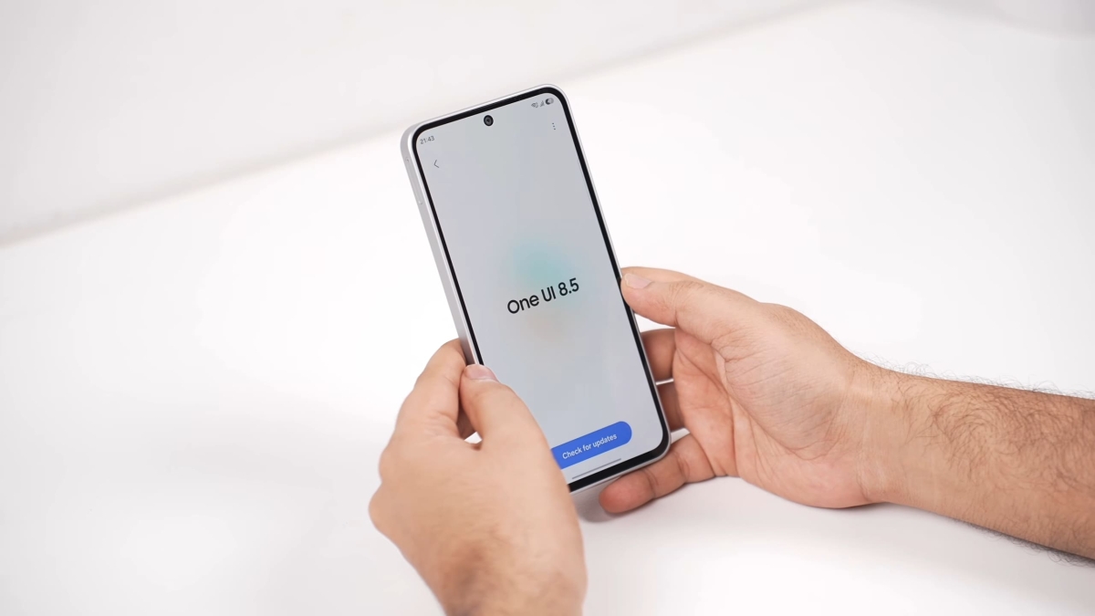Cận cảnh Samsung Galaxy M47 5G với giao diện One UI 8.5