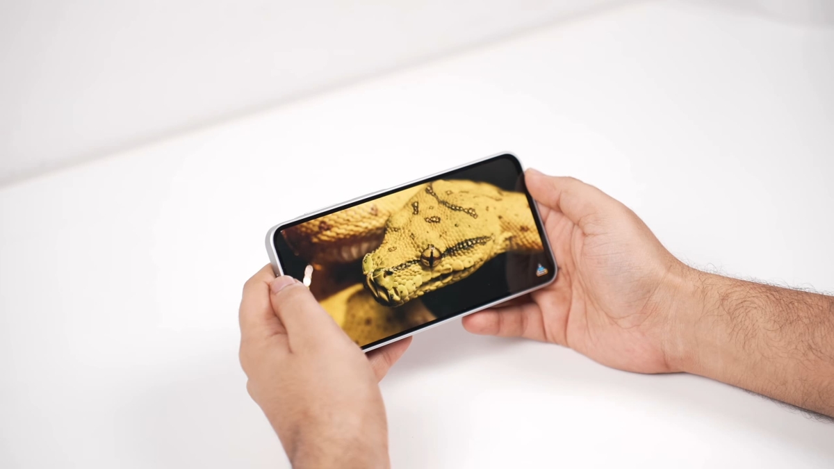 Cận cảnh Samsung Galaxy M47 5G có độ sáng màn hình 1,400 nits