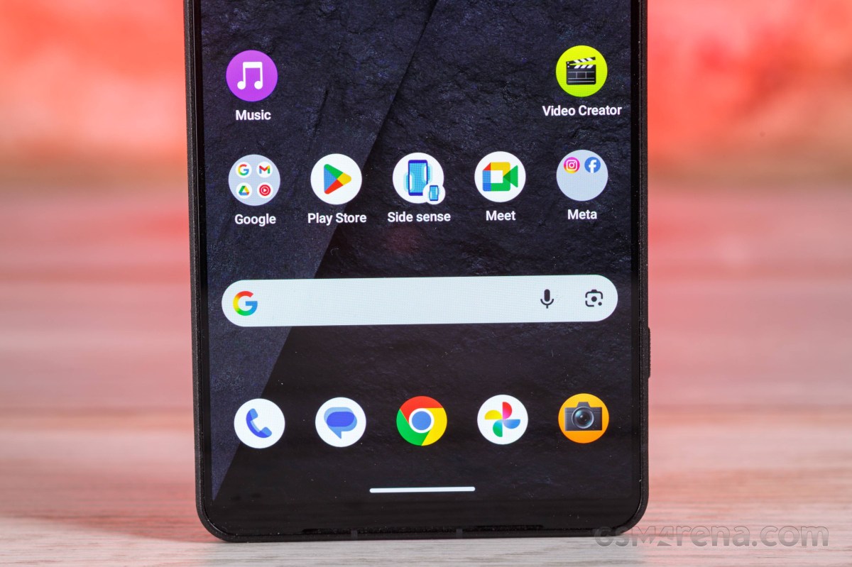 Cận cảnh Sony Xperia 1 VIII màn hình OLED, 120Hz