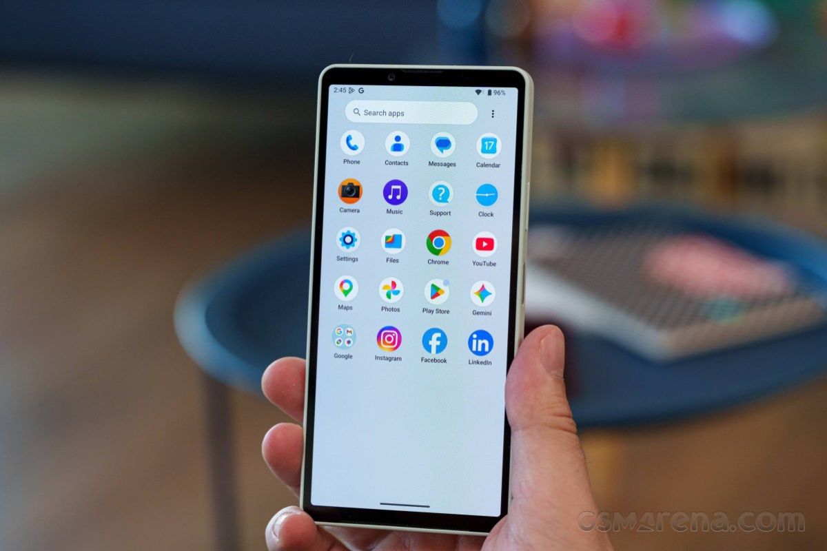 Cận cảnh Sony Xperia 10 VIII với con chip Snapdragon 6 Gen 3