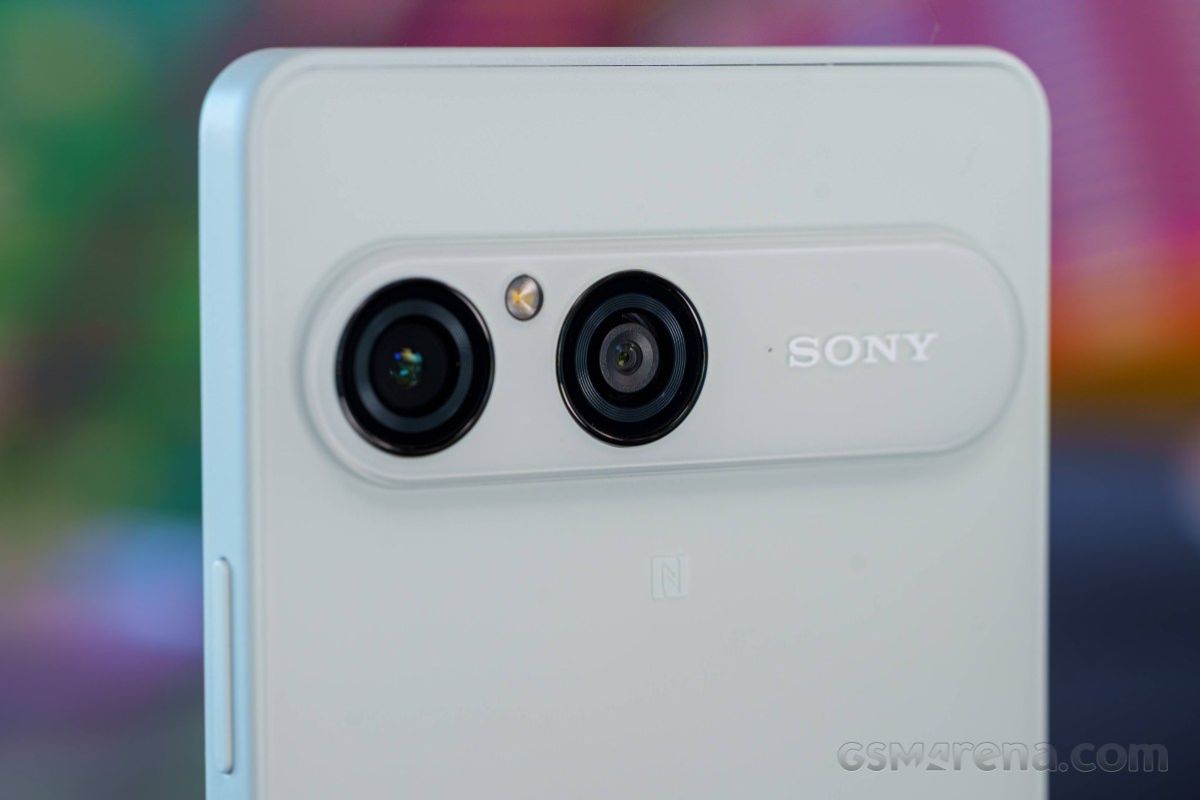Cận cảnh Sony Xperia 10 VIII về camera