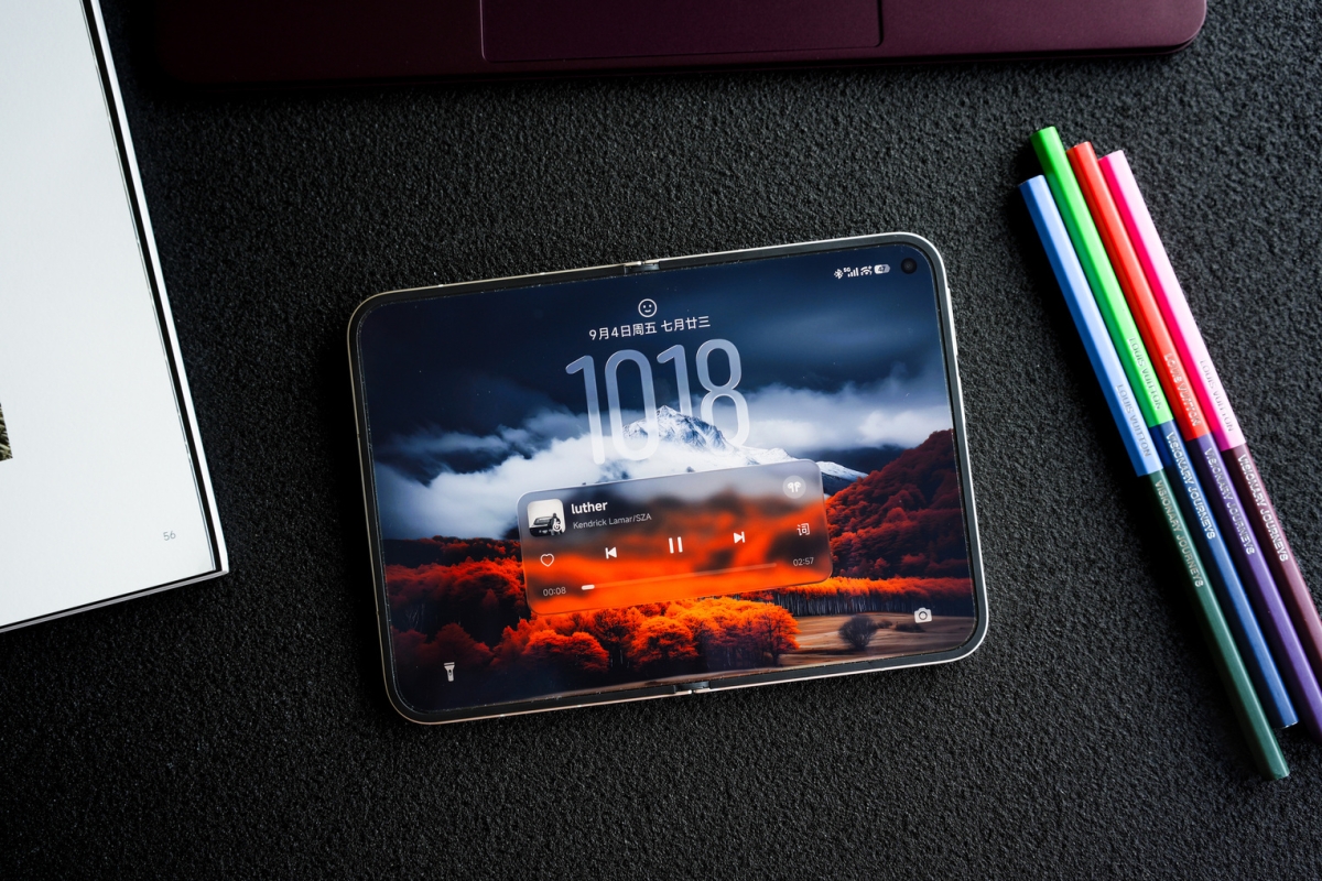 Cận cảnh Xiaomi 18 Fold với hiệu suất mạnh mẽ