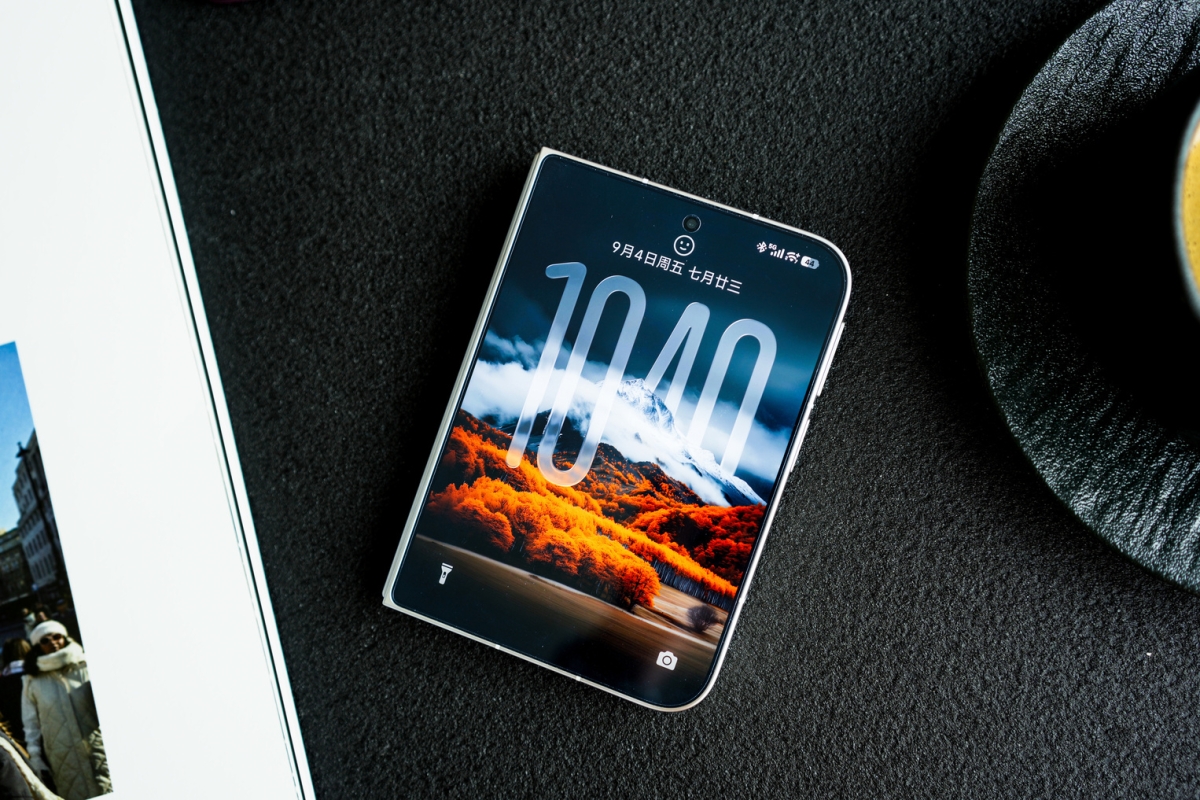 Cận cảnh Xiaomi 18 Fold tỉ lệ màn hình 2:1