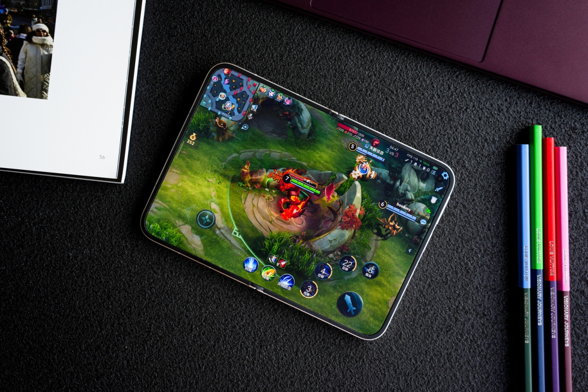 Cận cảnh Xiaomi 18 Fold với chip Xring O3 tự thiết kế