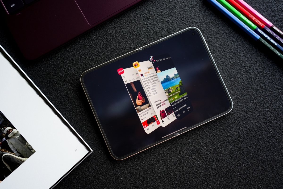 Cận cảnh Xiaomi 18 Fold hỗ trợ các phần mềm thiết kế