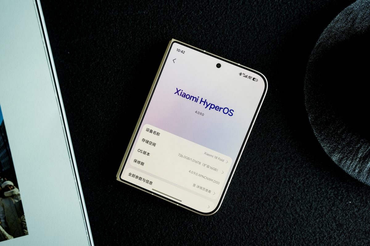Cận cảnh Xiaomi 18 Fold giao diện HyperOS 4
