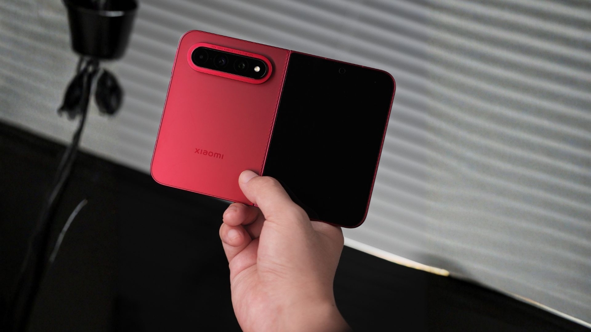 Cận cảnh Xiaomi 18 Fold: Máy gập tỉ lệ mới như Z Fold8, chip Xring O3, giá từ 42 triệu
