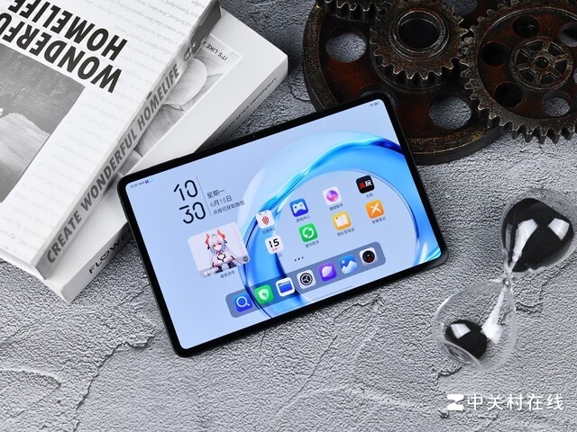 Cận cảnh RedMagic Gaming Tablet 5 Pro về màn hình