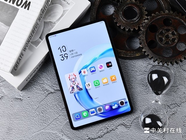 Cận cảnh RedMagic Gaming Tablet 5 Pro với giao diện RedMagic OS 11.5