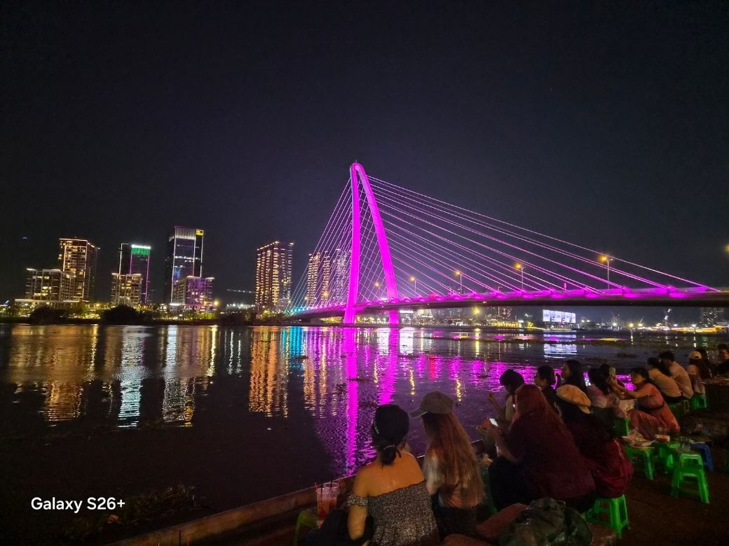 Đánh giá Samsung Galaxy S26 Plus camera chính chụp đêm