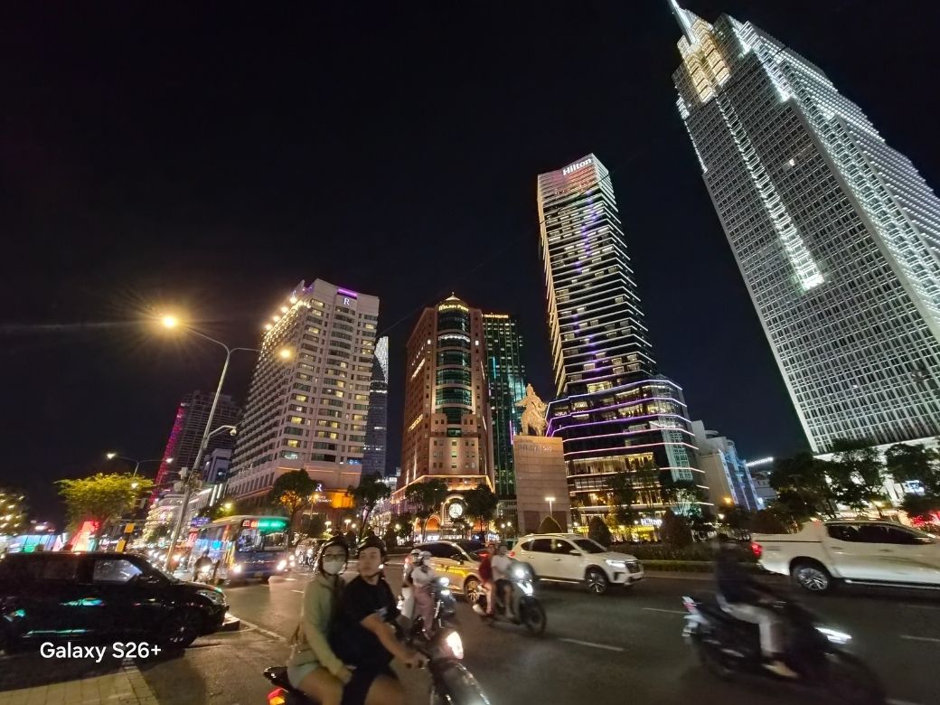 Đánh giá Samsung Galaxy S26 Plus camera ultrawide điều kiện thiếu sáng