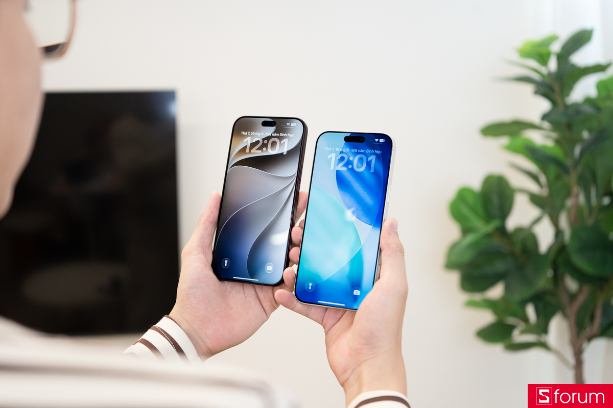 Đặt iPhone 18 Pro Max cạnh iPhone 17 Pro Max: Về màn hình