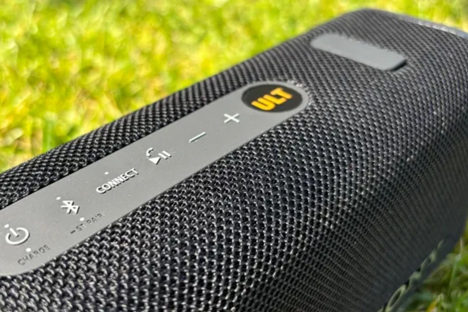 Top những mẫu loa đáng mua chơi Tết: Sony ULT Field 3 với thời lượng pin trâu