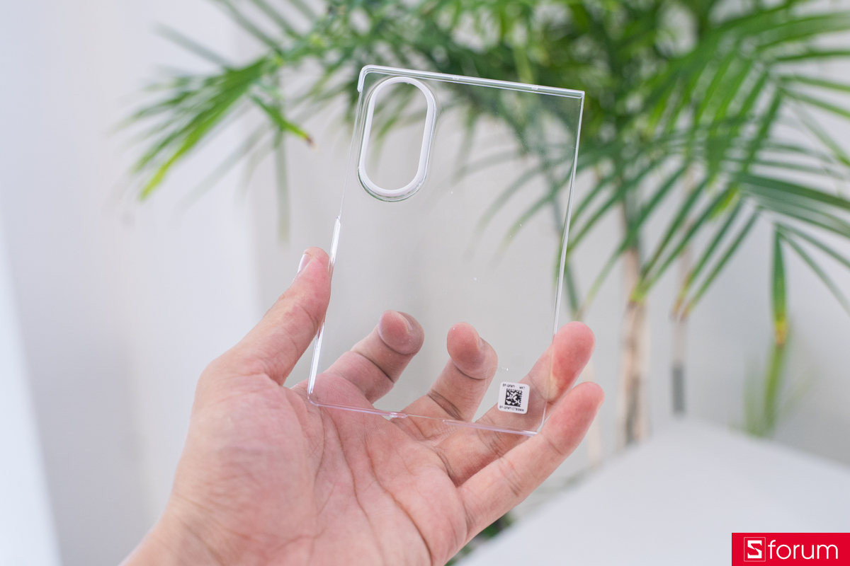 Trên tay ốp lưng Z Fold8 chính hãng trong suốt: Vừa bảo vệ máy vừa show được vẻ đẹp thiết bị