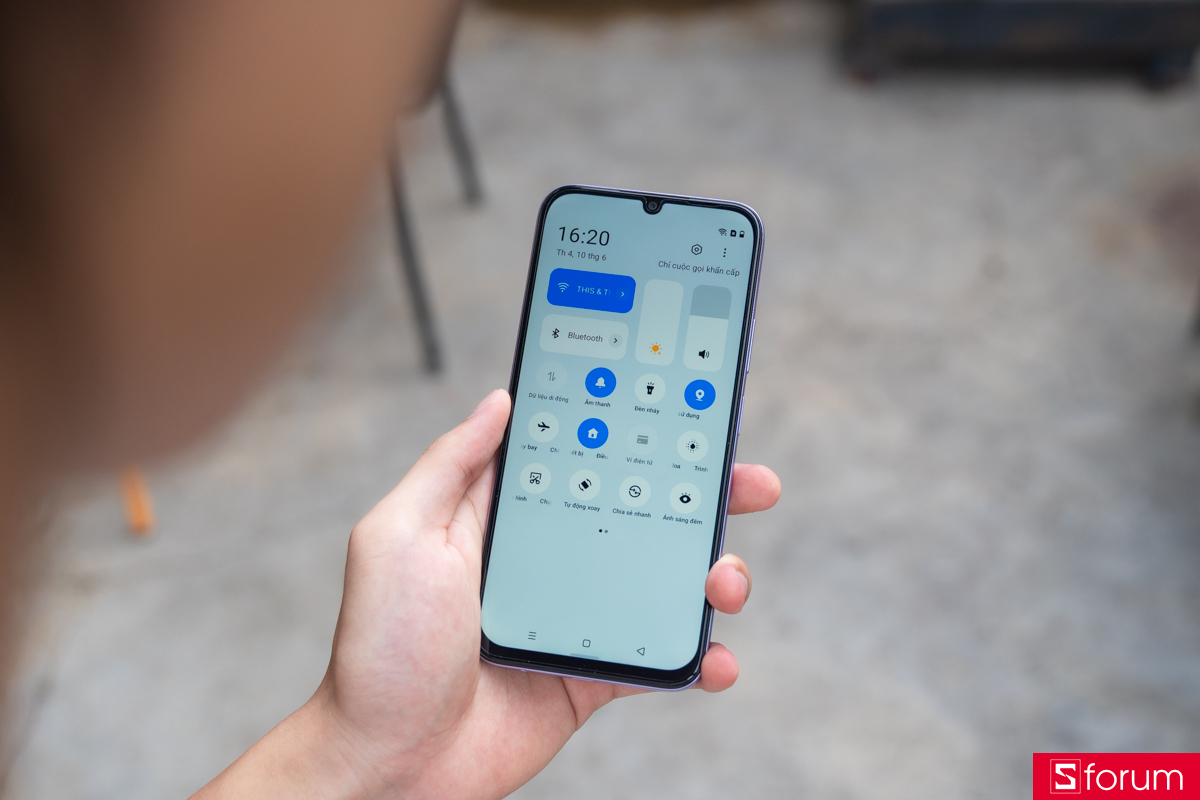 Trên tay OPPO A6c với hệ điều hành Android 16
