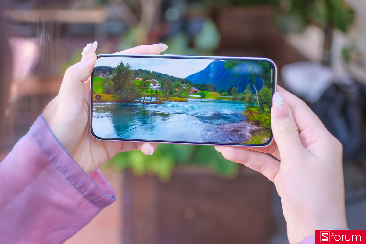 Trên tay OPPO Reno15 F với khả năng phản hồi vô cùng mượt mà