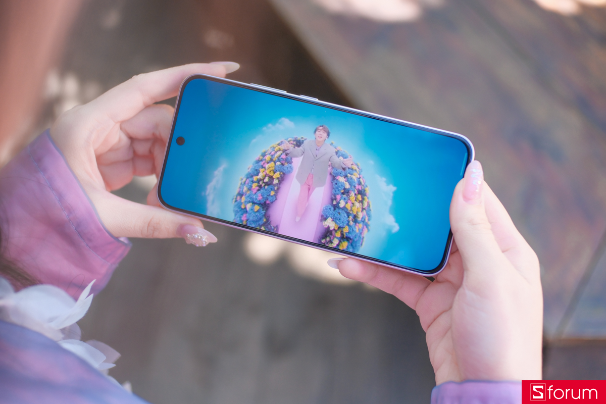 Trên tay OPPO Reno15 F: Màn hình mang lại trải nghiệm tốt trong tầm giá