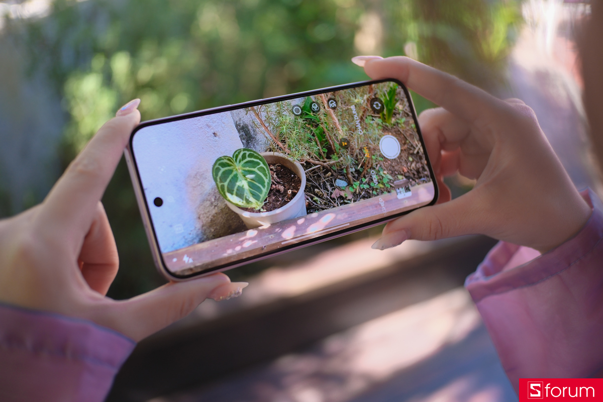 Trên tay OPPO Reno15 F với camera chính 50MP