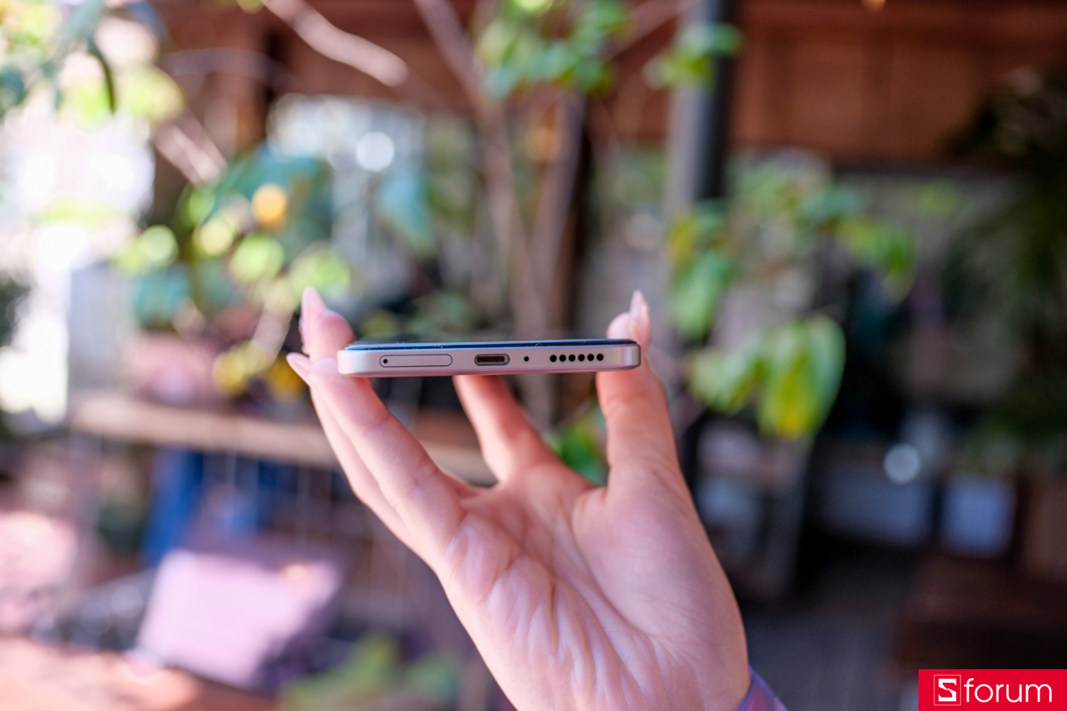 Trên tay Xiaomi Redmi Note 15 Pro: Khu vực cổng sạc