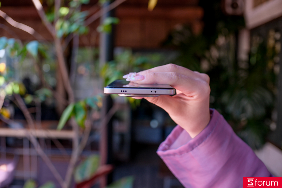 Trên tay Xiaomi Redmi Note 15 Pro: Khu vực cạnh trên