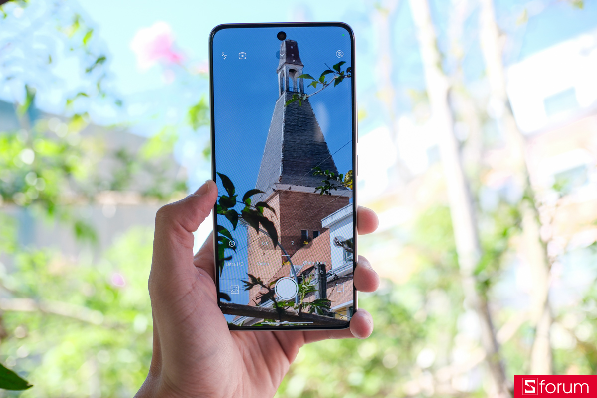 Trên tay Xiaomi Redmi Note 15 Pro: Máy có viên pin 6,500mAh
