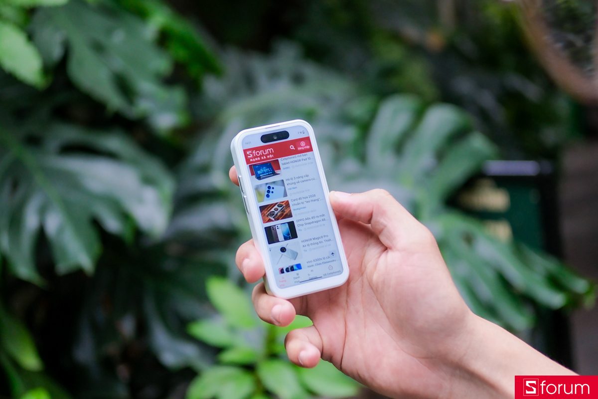 Trên tay Bluefox NX1 với màn hình nhỏ gọn nhưng không kém phần sắc nét