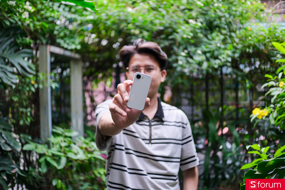 Trên tay Bluefox NX1 với mặt lưng nhựa