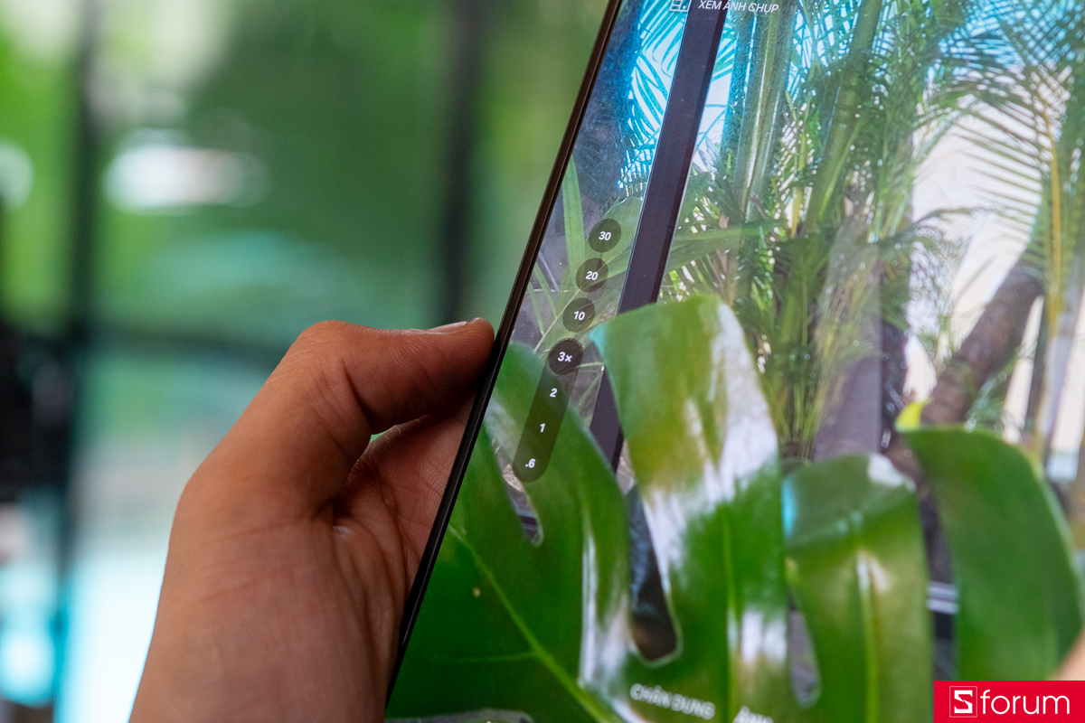 Trên tay Samsung Galaxy Z Fold8 Ultra với nhiều mức độ zoom